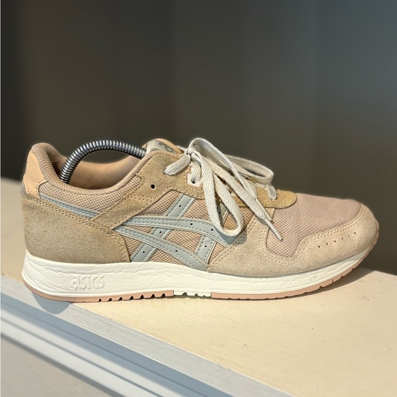 ASICS GEL LYTE CLASSIC Pink Cream Running Shoes Womens Sz. 9.5 1202A306 - Picture 2 of 9